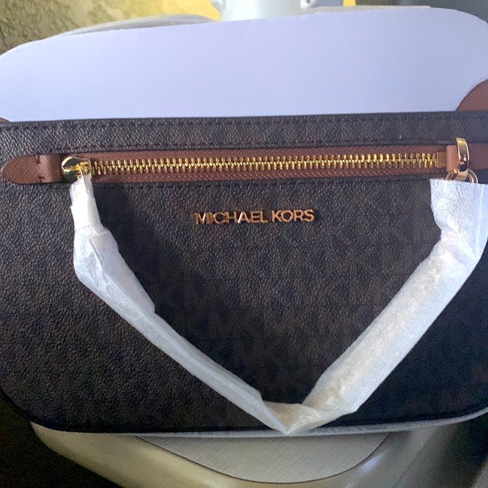 HOST PICK NWT Jet set Michael Kors Logo crossbody Bag - Picture 3 of 7